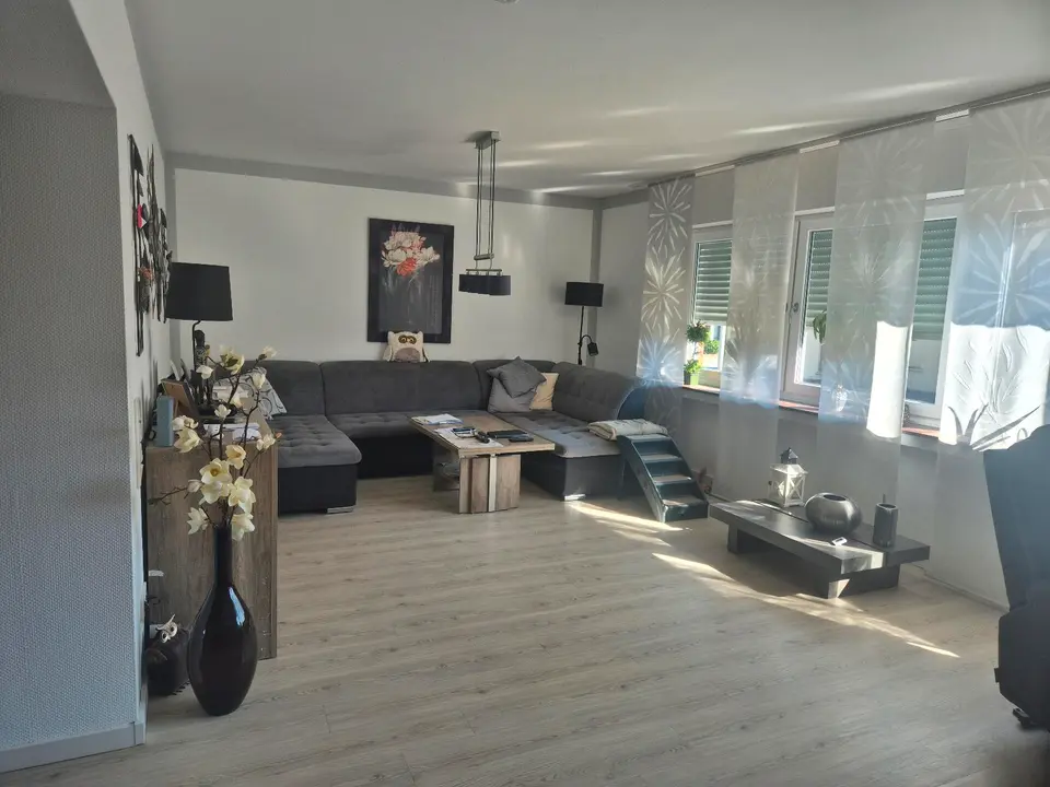 4 Zimmer Wohnung mit 125 m² in Duisburg – Bild 3