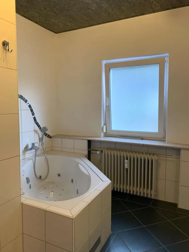 2 Zimmer Wohnung mit 85 m² in Homburg – Bild 1