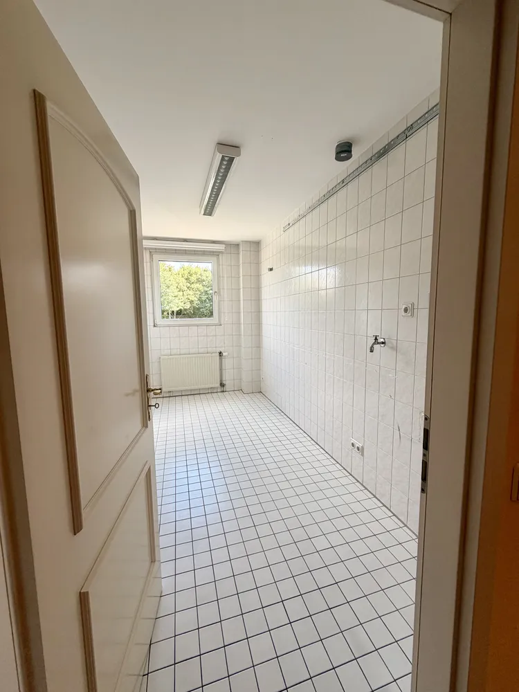 4 Zimmer Wohnung mit 140 m² in Krefeld – Bild 11