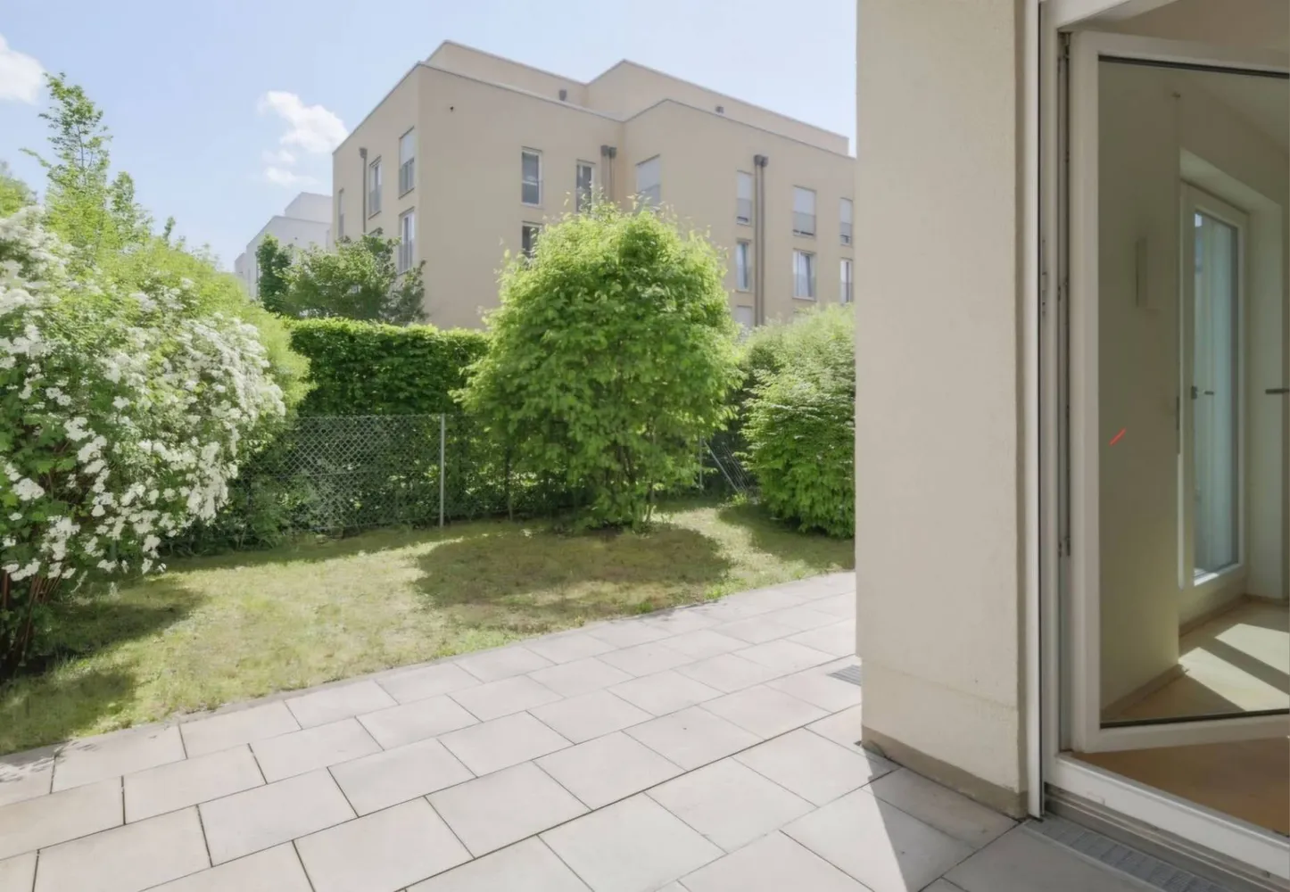 2 room apartment with 72 m² in Munich – Photo 2