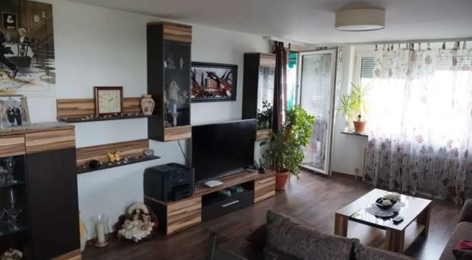 3 Zimmer Wohnung mit 75 m² in Metzingen – Bild 1