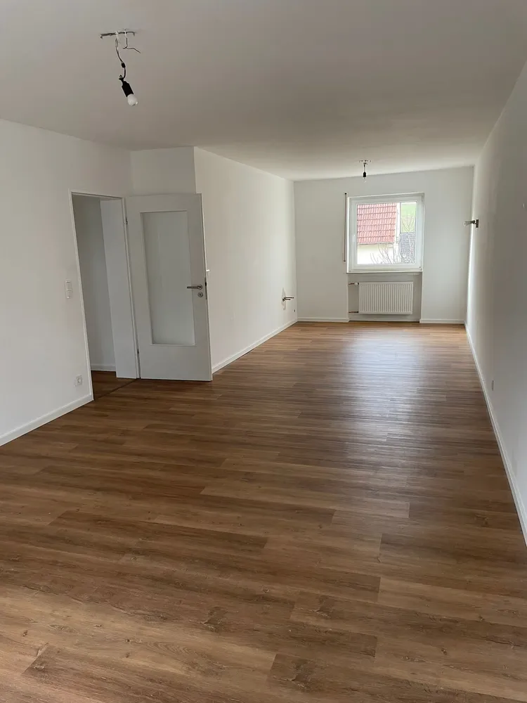 4 Zimmer Wohnung mit 96 m² in Wiesbaden – Bild 2