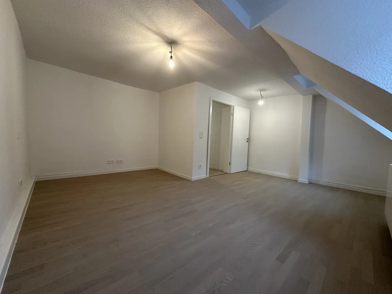 4 Zimmer Wohnung mit 110 m² in Karlsruhe – Bild 9