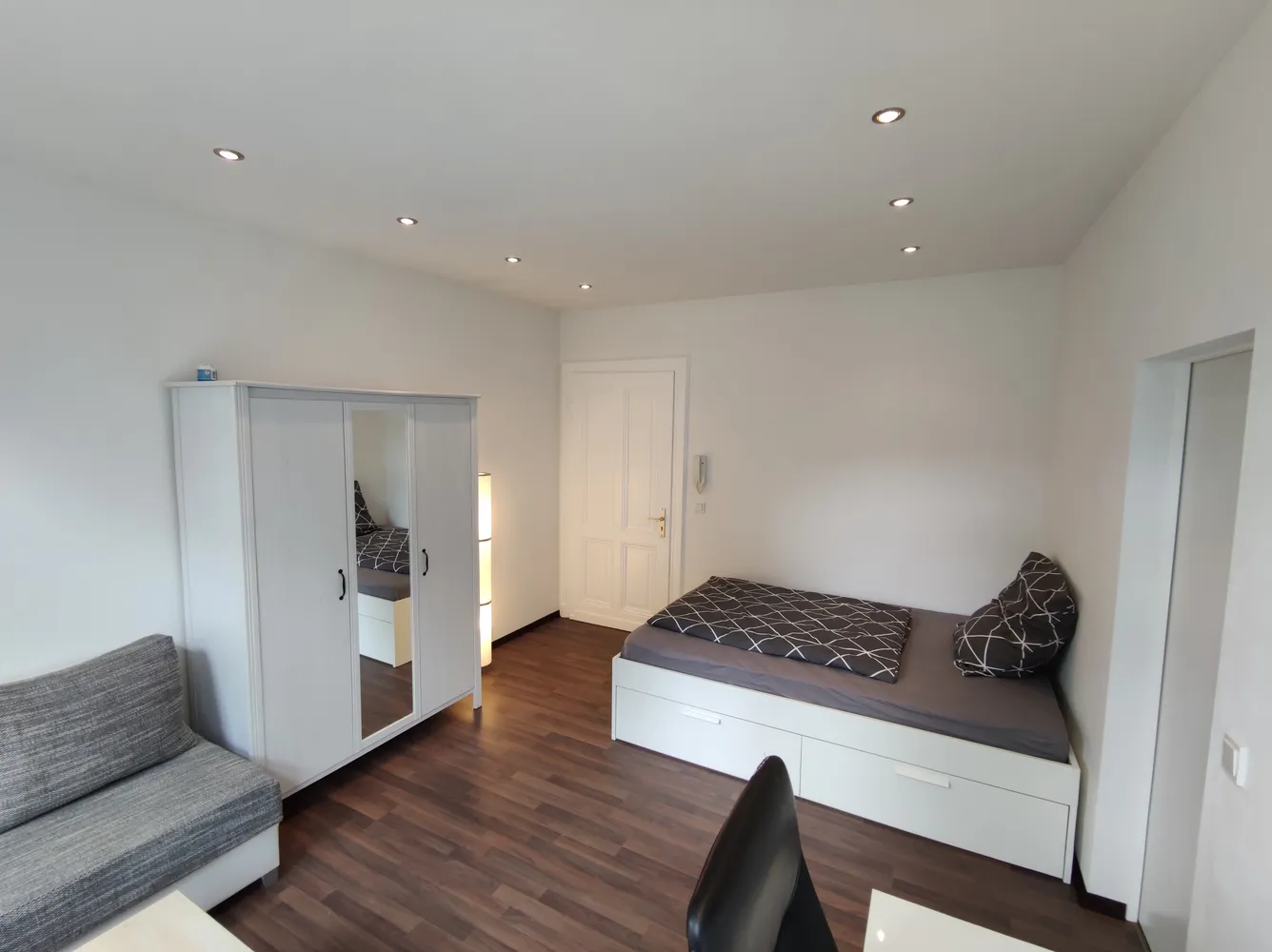1 room apartment with 30 m² in Bonn – Photo 1