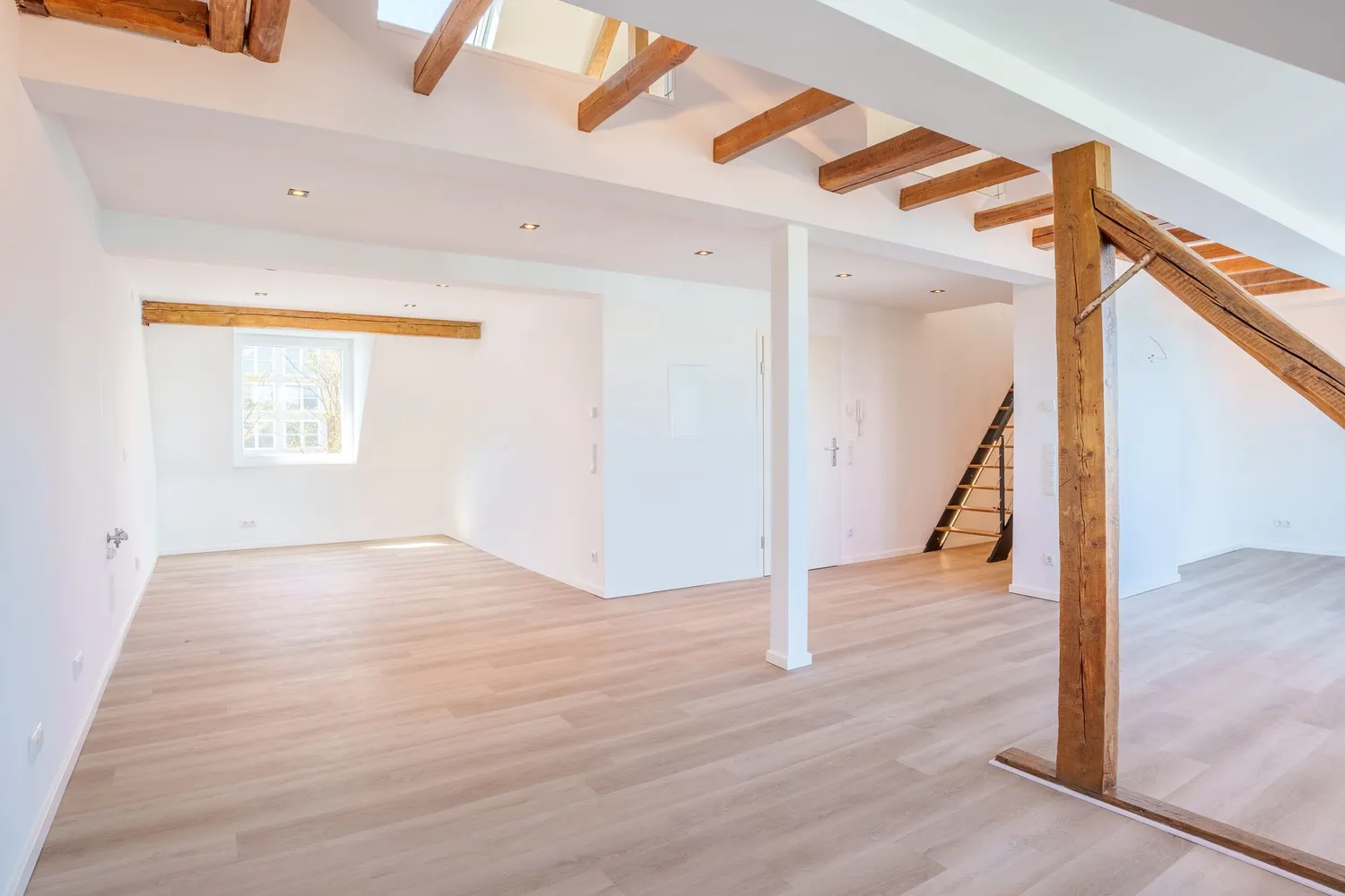 2 Zimmer Wohnung mit 125 m² in Essen – Bild 3