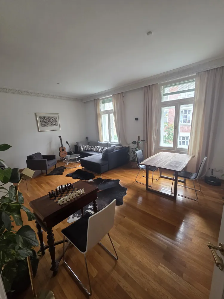 3 Zimmer Wohnung mit 130 m² in München – Bild 2