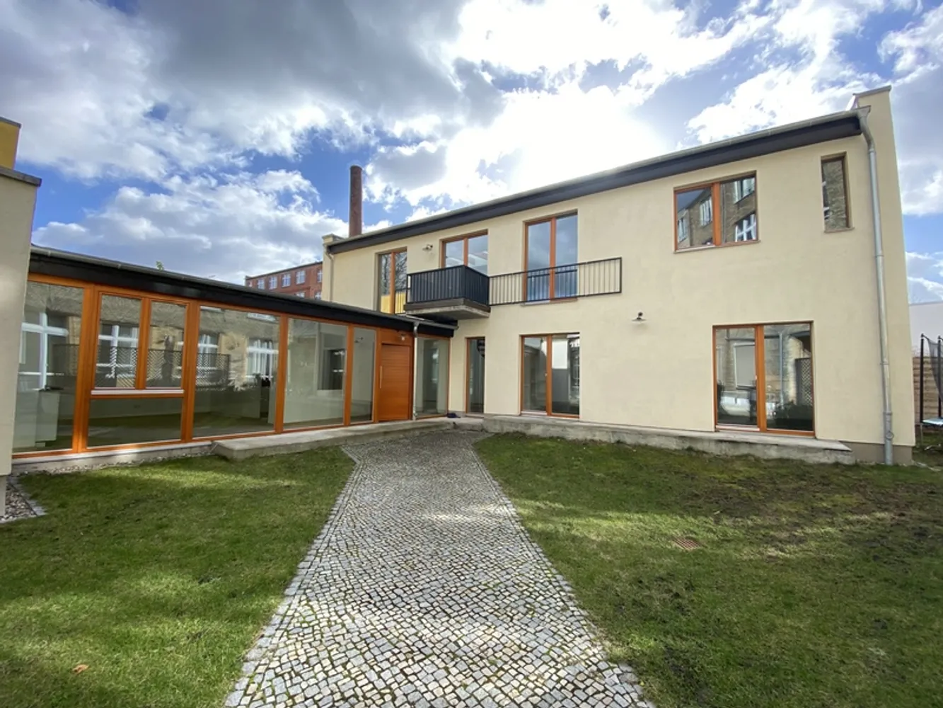 3 Zimmer Wohnung mit 160 m² in Berlin – Bild 1