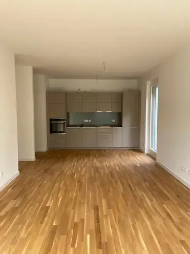 2 Zimmer Wohnung mit 70 m² in Berlin – Bild 2