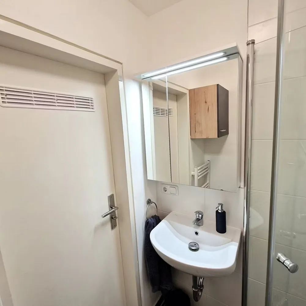 1 room apartment with 33 m² in Munich – Photo 11