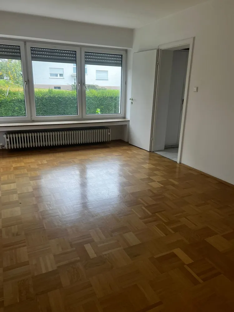4 Zimmer Wohnung mit 150 m² in Wiesbaden – Bild 1