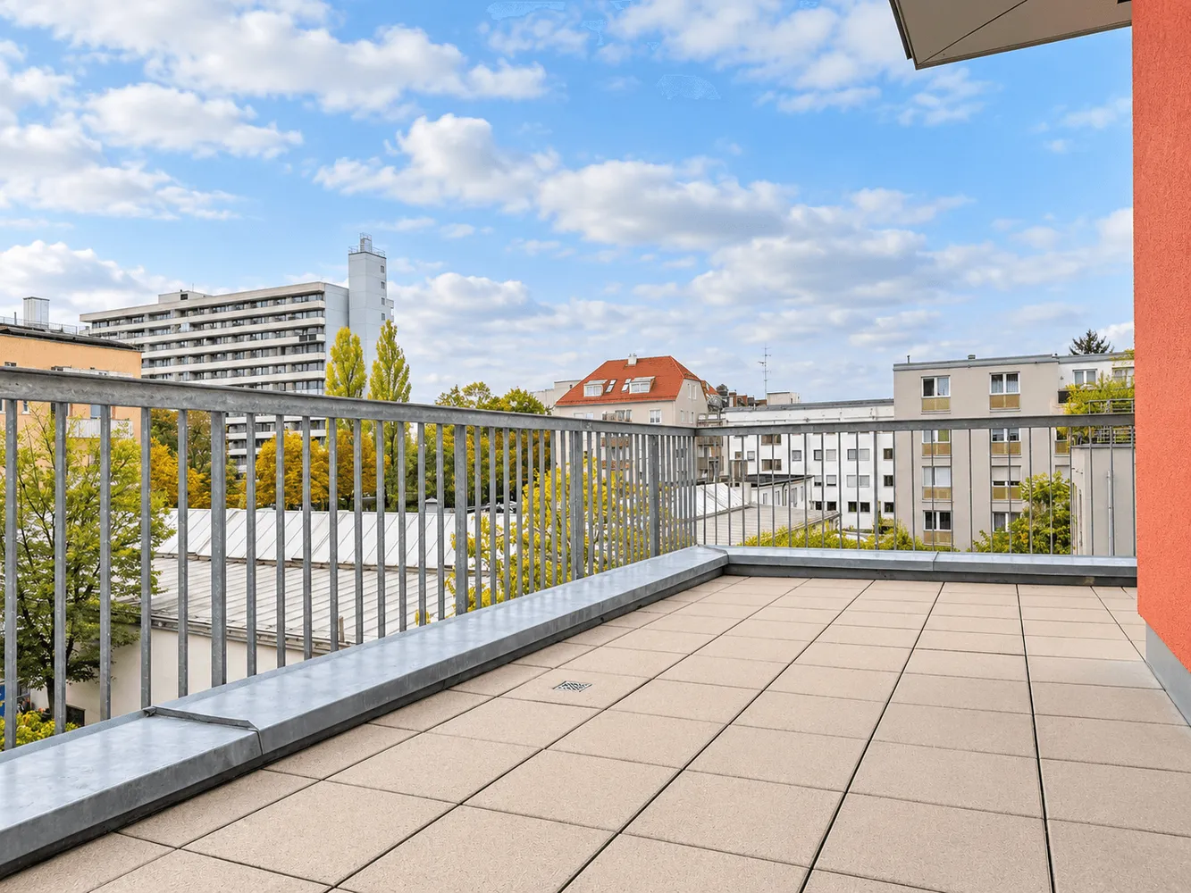 3 Zimmer Wohnung mit 80 m² in München – Bild 2