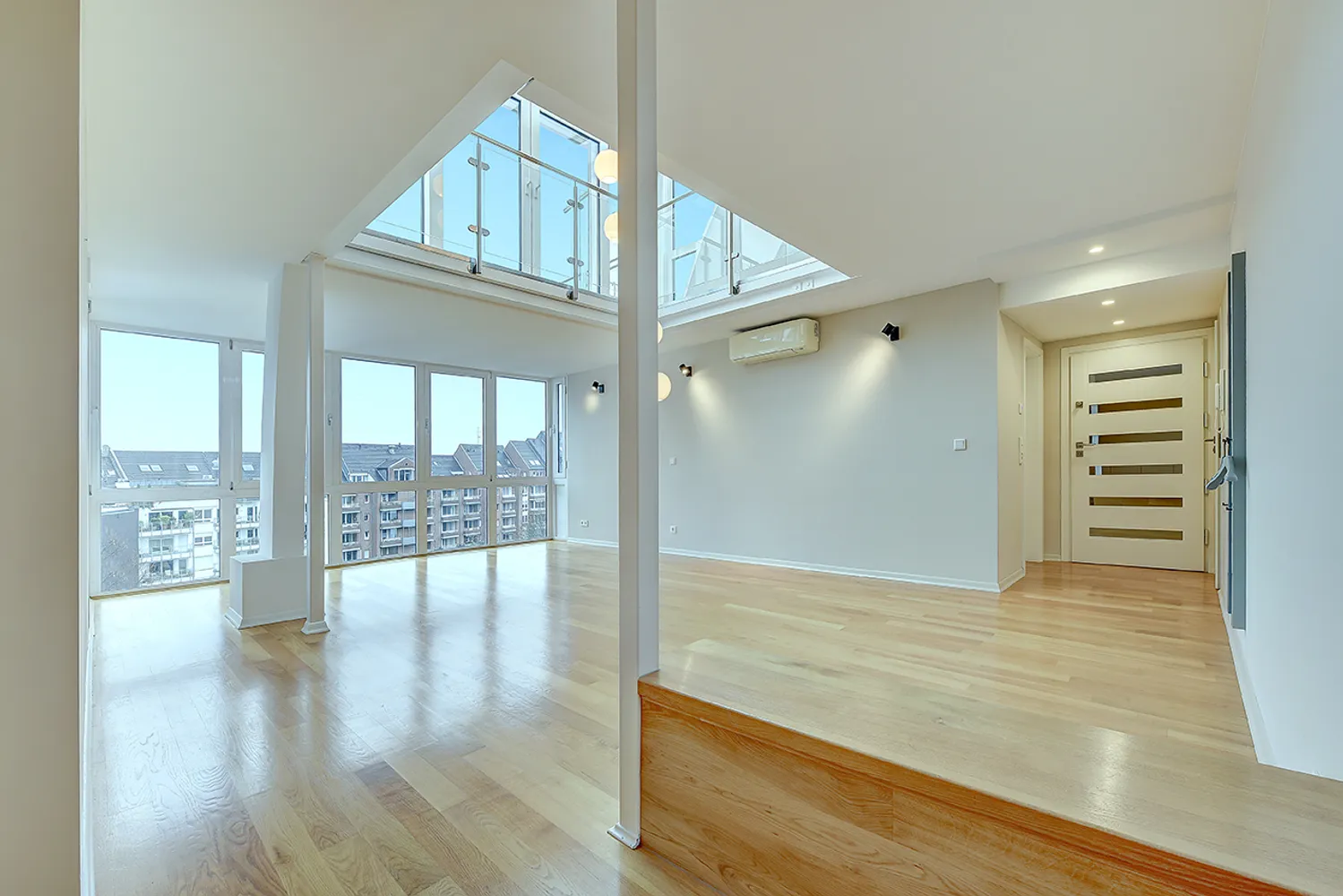 4 Zimmer Wohnung mit 234 m² in Düsseldorf – Bild 1