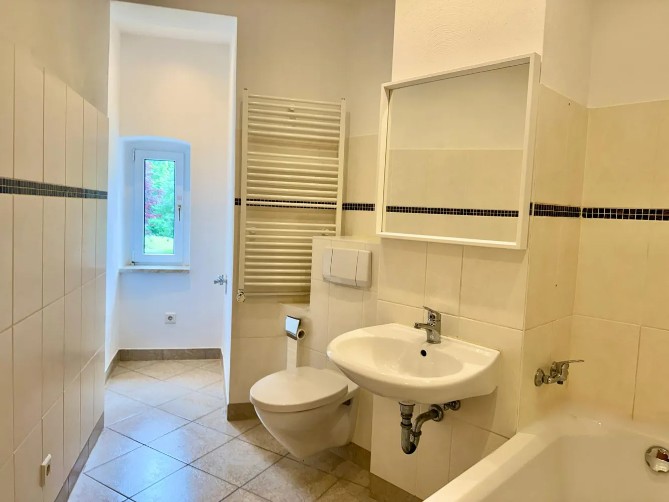 3 Zimmer Wohnung mit 65 m² in Halle (Saale) – Bild 3
