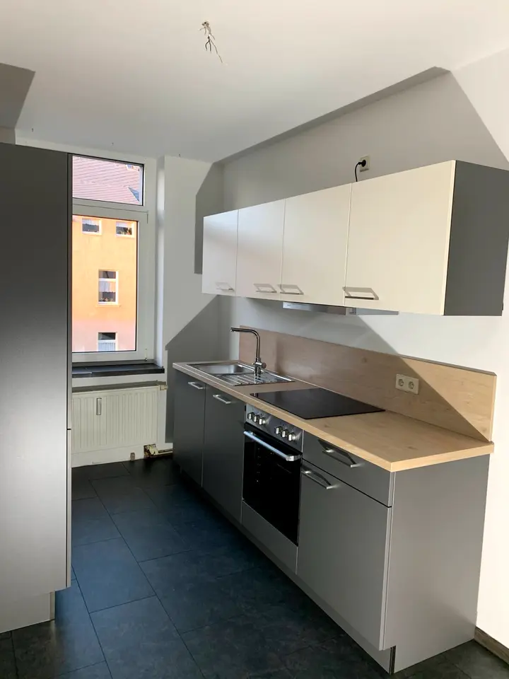 4 Zimmer Wohnung mit 100 m² in Werdau – Bild 1