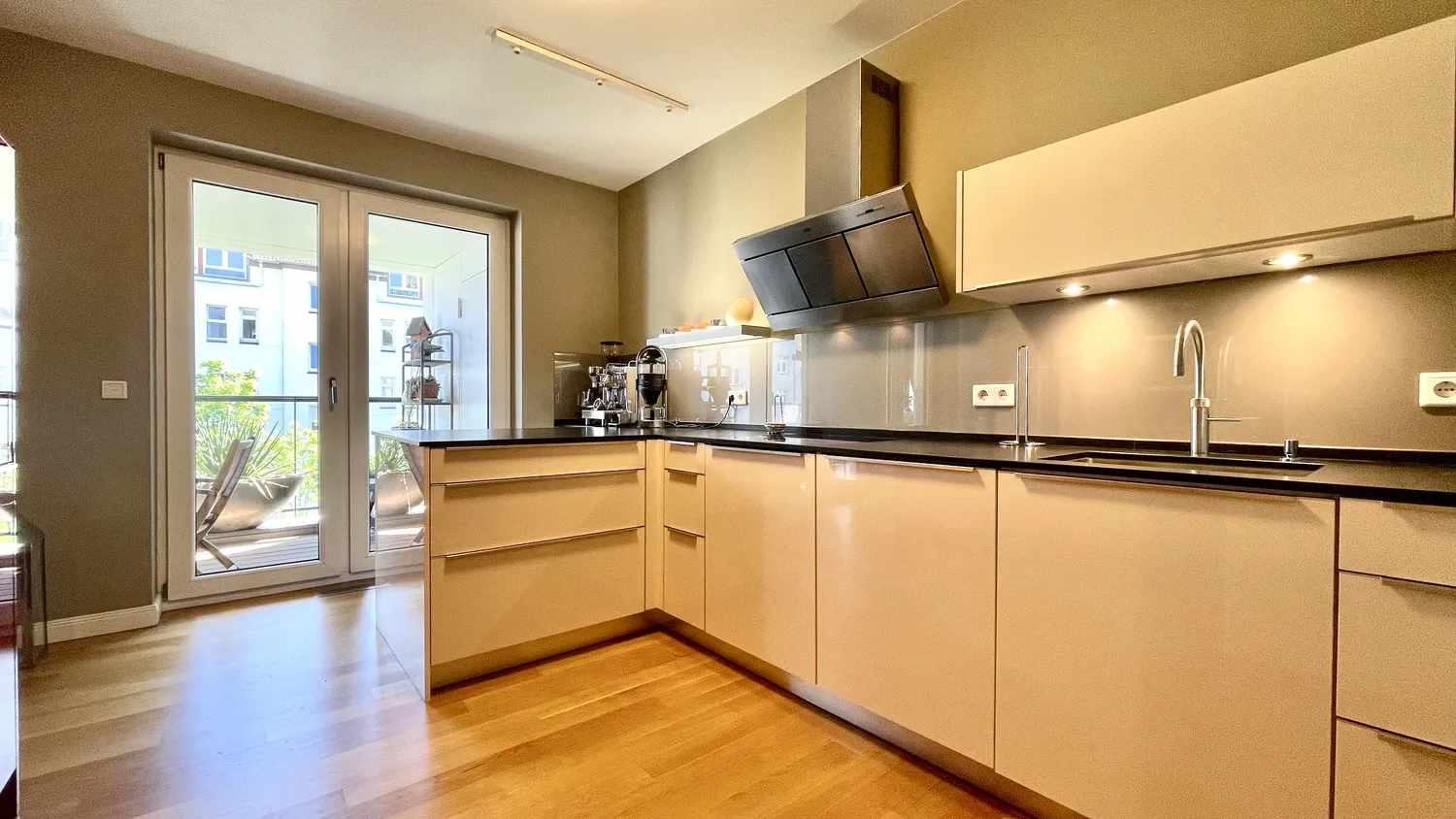 3 Zimmer Wohnung mit 106 m² in Hamburg – Bild 8