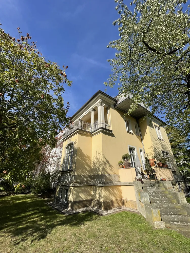 5 Zimmer Wohnung mit 129 m² in Dresden – Bild 1