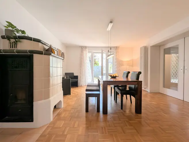 7 Zimmer Wohnung mit 128 m² in München – Bild 2