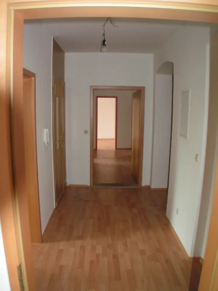 5 Zimmer Wohnung mit 125 m² in Werdau – Bild 2