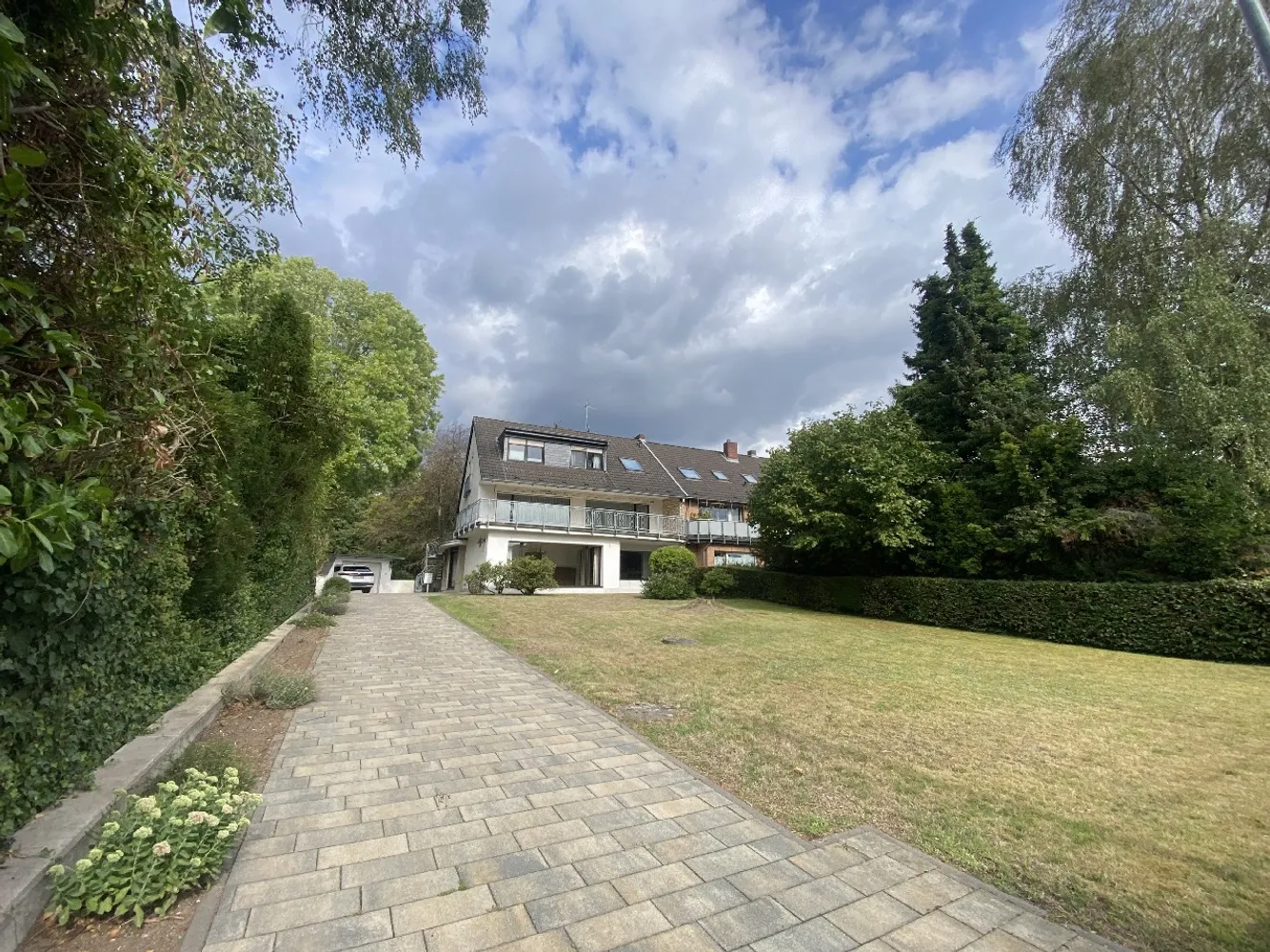 7 Zimmer Wohnung mit 182 m² in Hilden – Bild 1