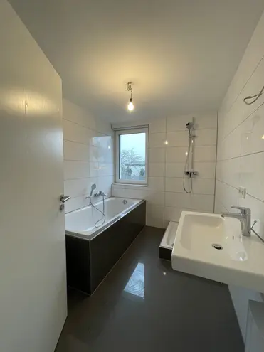 3 Zimmer Wohnung mit 100 m² in Wiesbaden – Bild 10