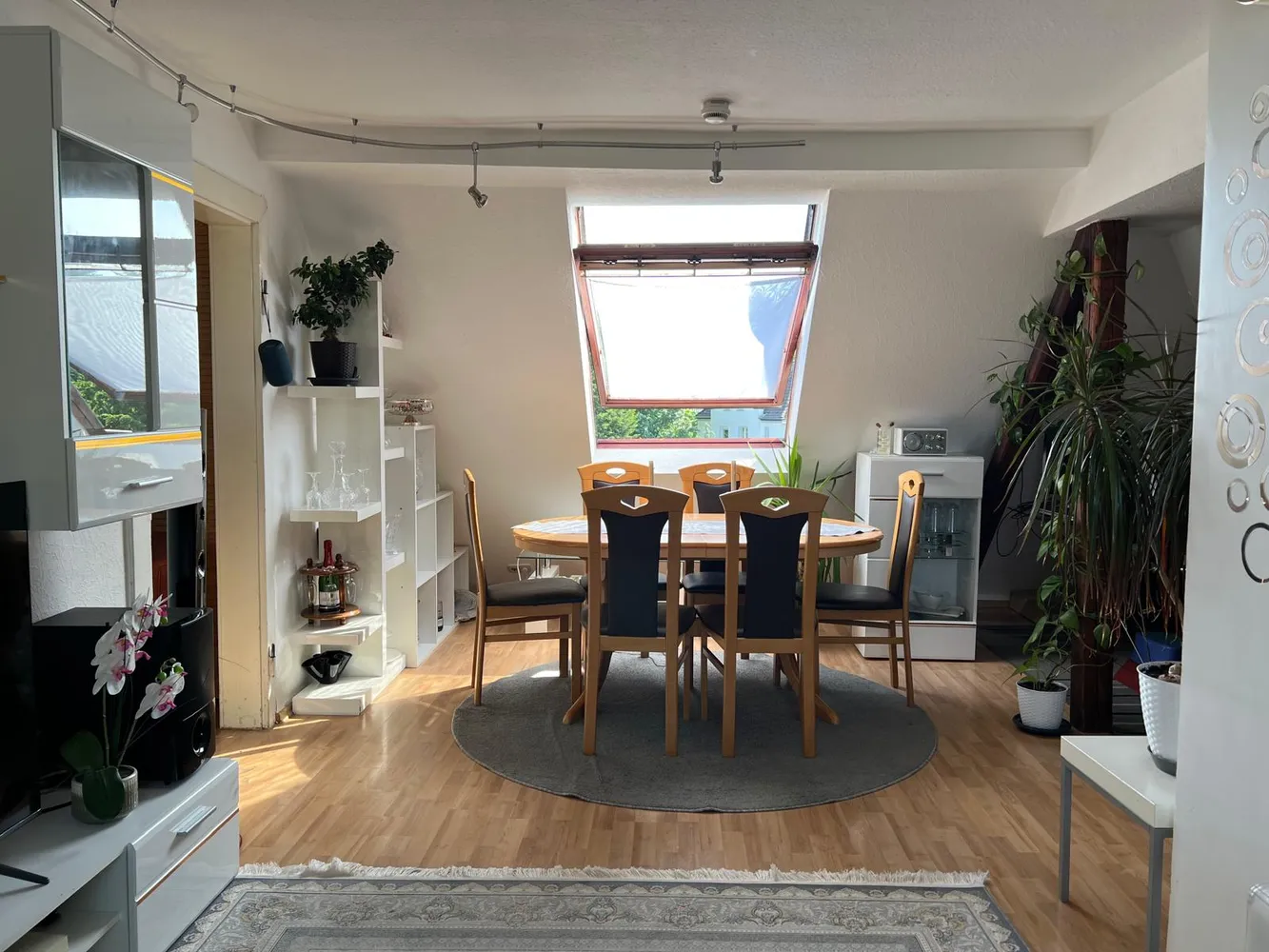 2 Zimmer Wohnung mit 58 m² in Düsseldorf – Bild 2