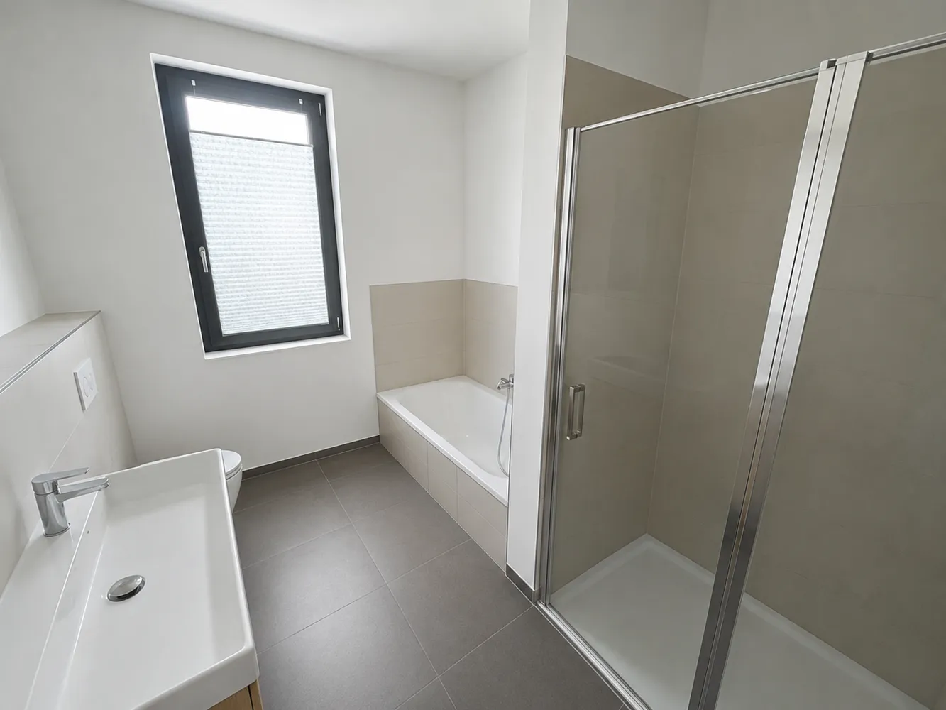4 Zimmer Wohnung mit 108 m² in Berlin – Bild 1