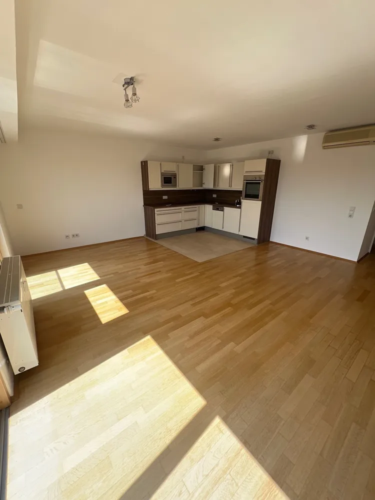 2 room apartment with 78 m² in Frankfurt am Main – Photo 2