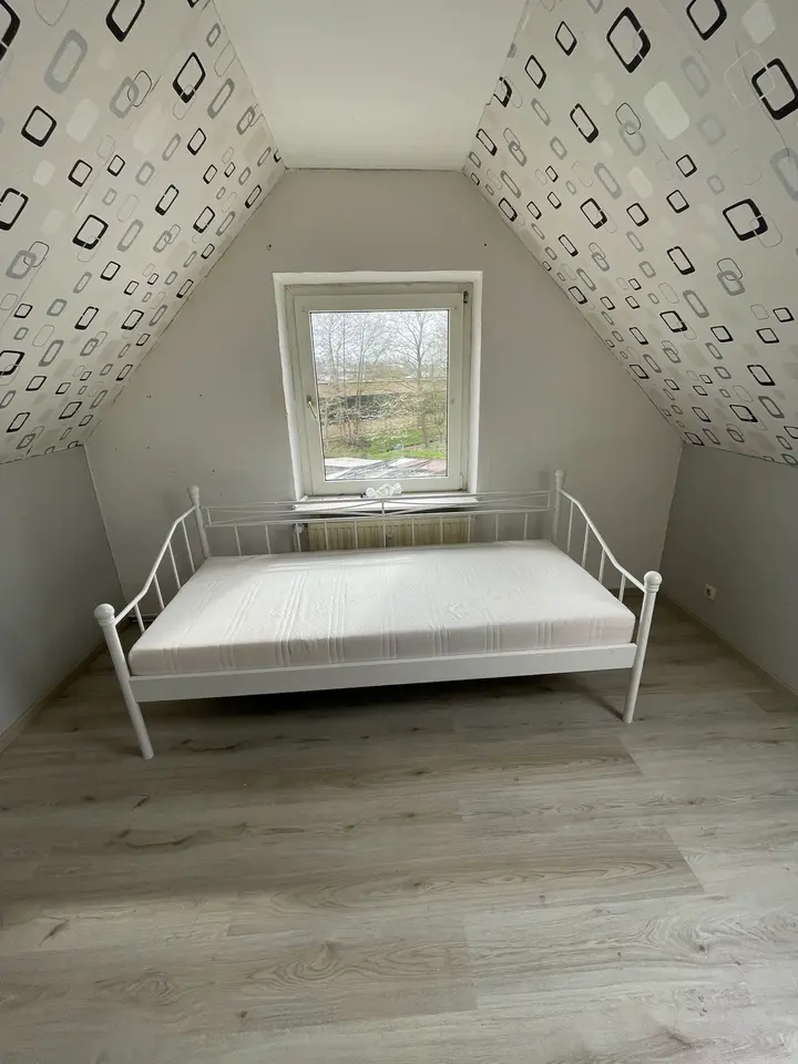 6 Zimmer Wohnung mit 120 m² in Stade – Bild 10