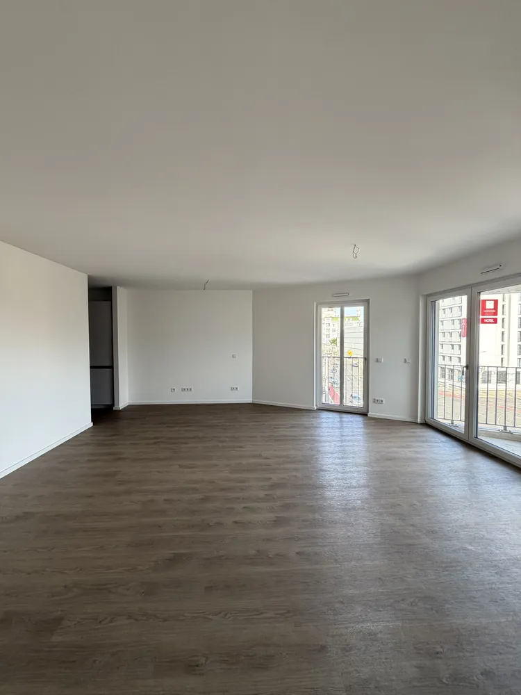 5 Zimmer Wohnung mit 127 m² in Dresden – Bild 2