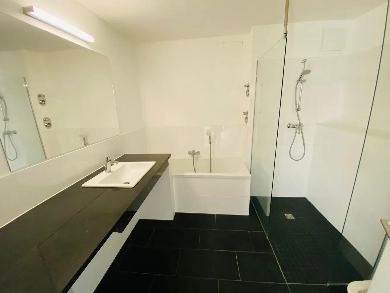 2 room apartment with 61 m² in Berlin – Photo 1