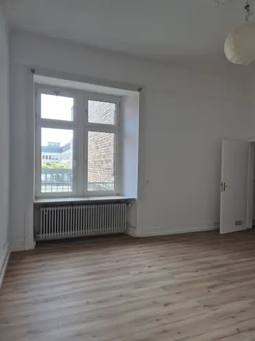 3 Zimmer Wohnung mit 99 m² in Wiesbaden – Bild 4