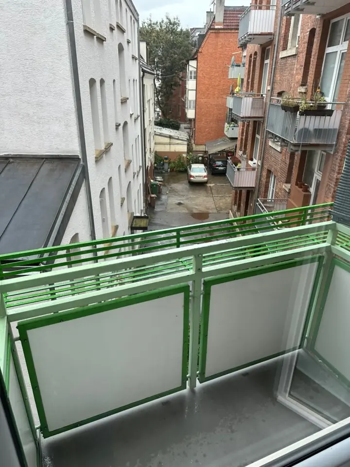 Shared room with 70 m² in Stuttgart – Photo 4