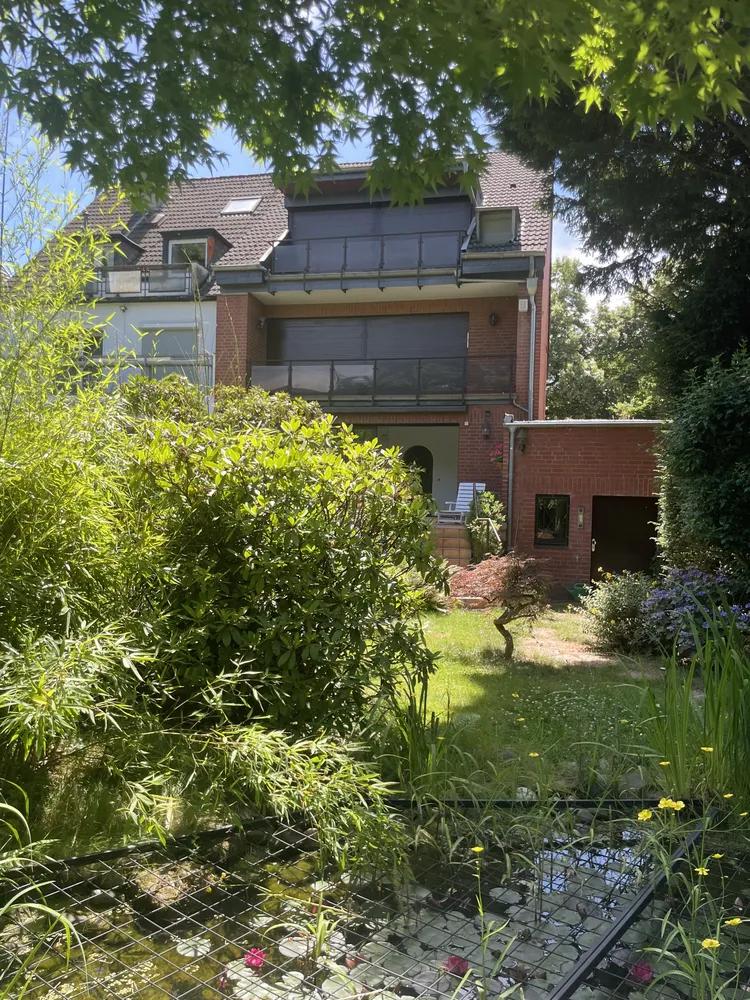 6 Zimmer Haus mit 245 m² in Düsseldorf – Bild 1