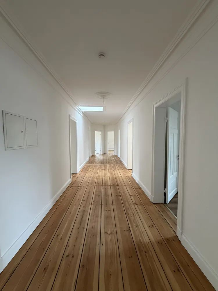 6 Zimmer Wohnung mit 180 m² in Hamburg – Bild 1