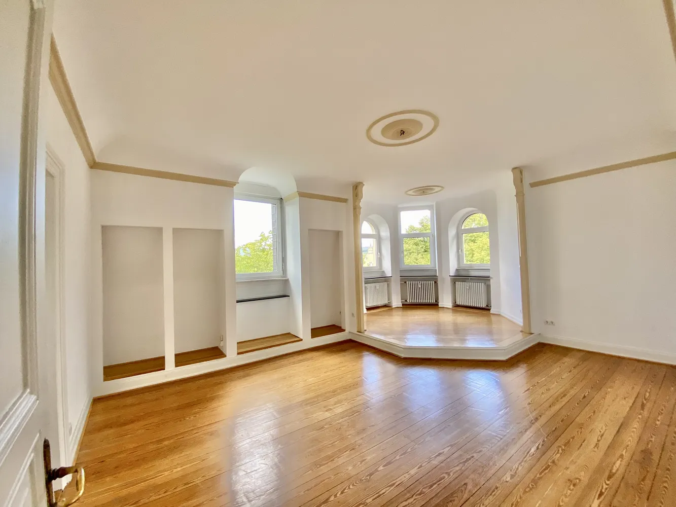 6 Zimmer Wohnung mit 150 m² in Wiesbaden – Bild 6