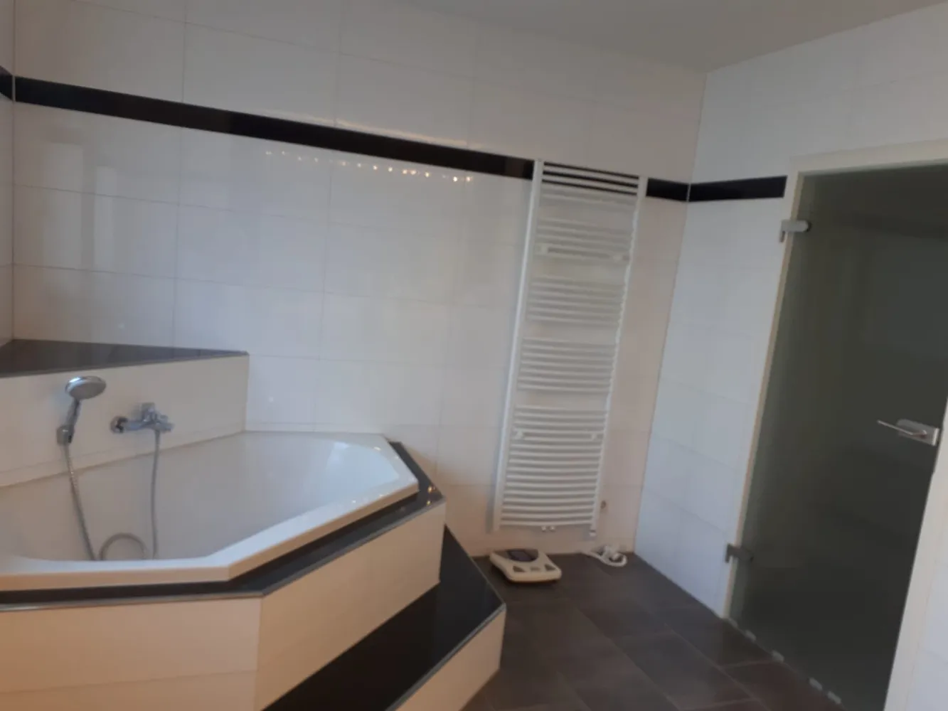 4 Zimmer Wohnung mit 142 m² in Ratingen – Bild 6