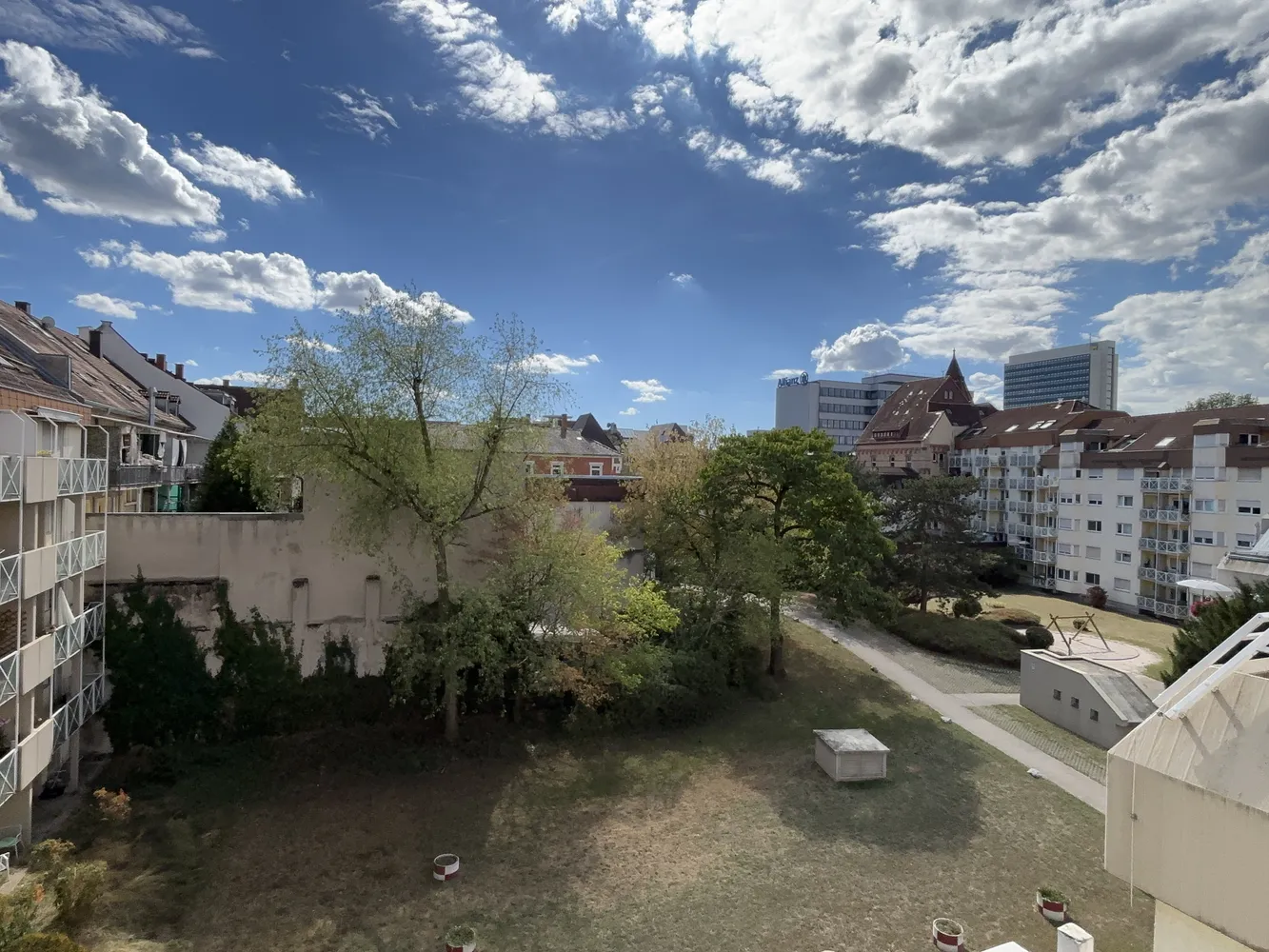 2 Zimmer Wohnung mit 35 m² in Karlsruhe – Bild 1