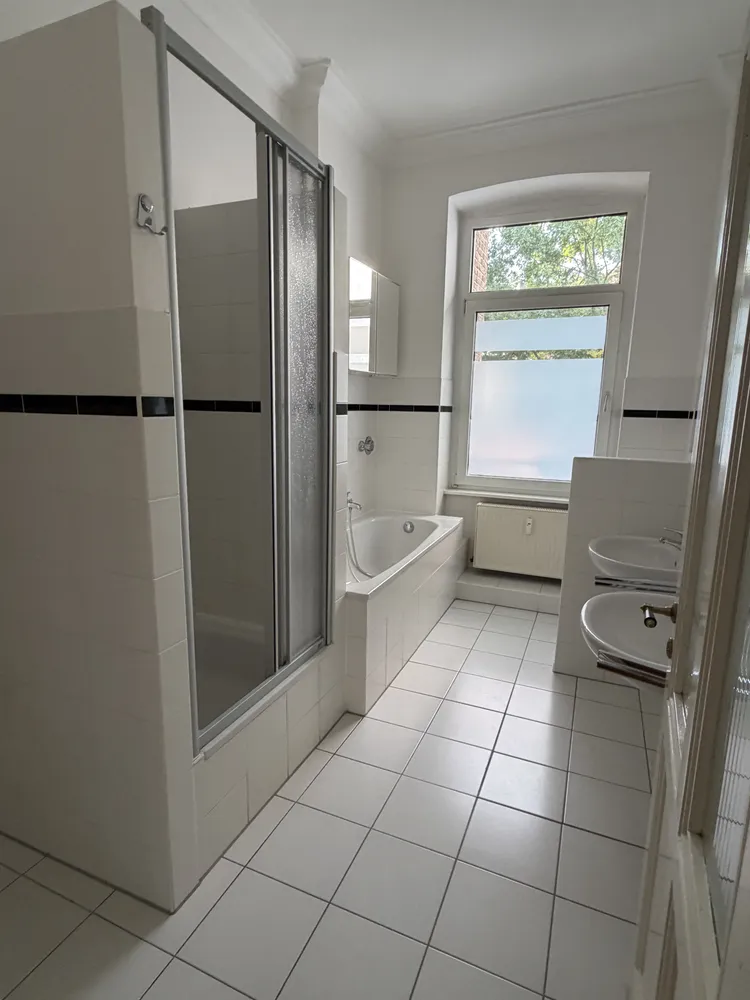 2 room apartment with 70 m² in Cologne – Photo 9