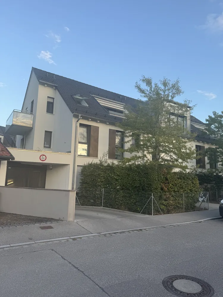 3 Zimmer Wohnung mit 92 m² in München – Bild 2