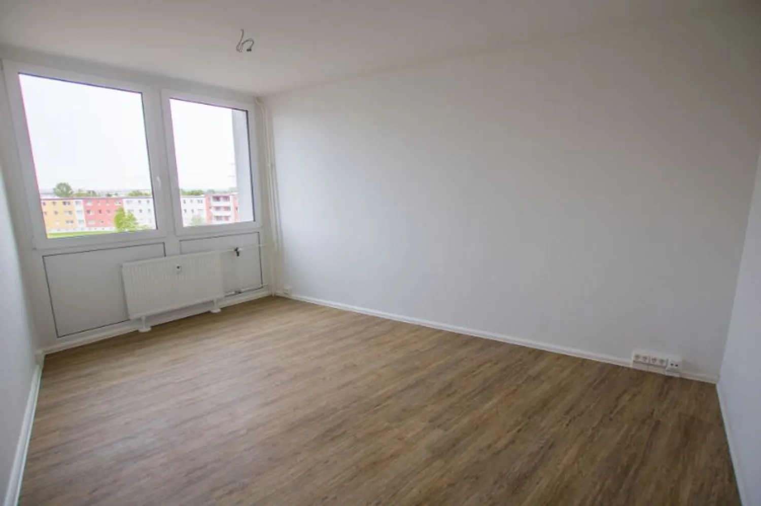 5 Zimmer Wohnung mit 100 m² in Halle (Saale) – Bild 2