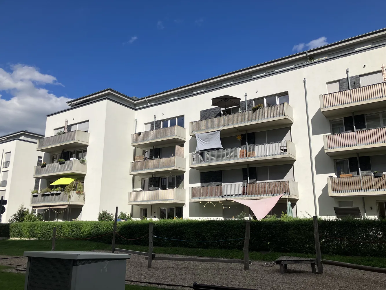 2 Zimmer Wohnung mit 639 m² in Berlin – Bild 1