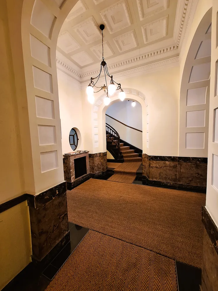 3 Zimmer Wohnung mit 144 m² in Berlin – Bild 4