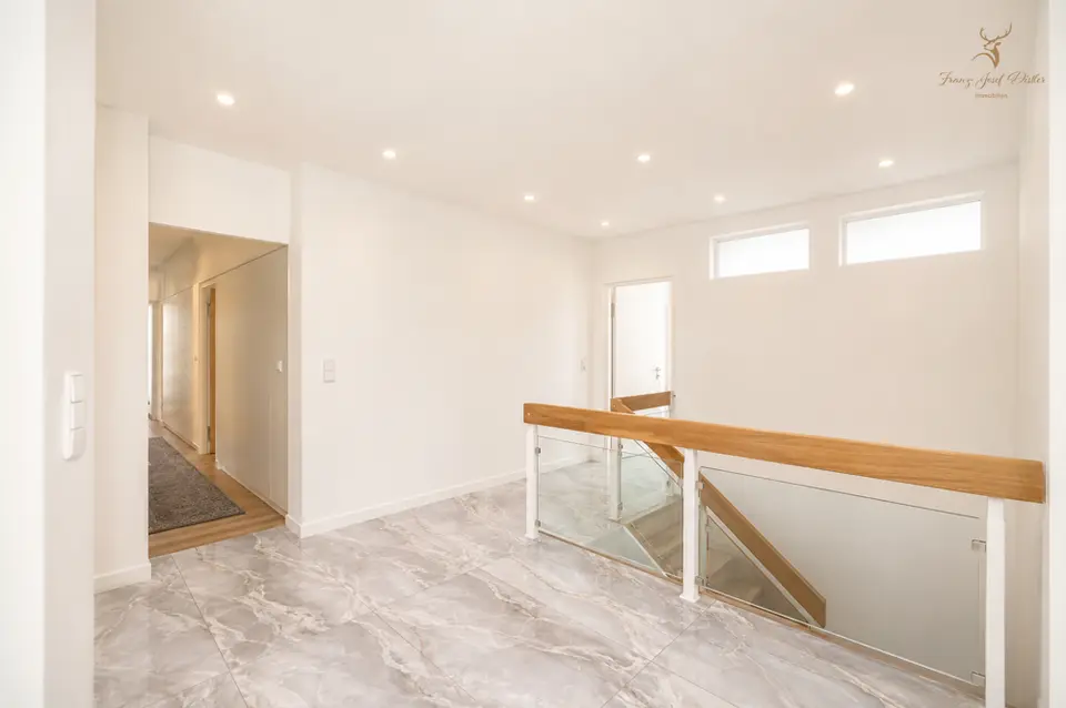 7 Zimmer Haus mit 364 m² in Würzburg – Bild 2