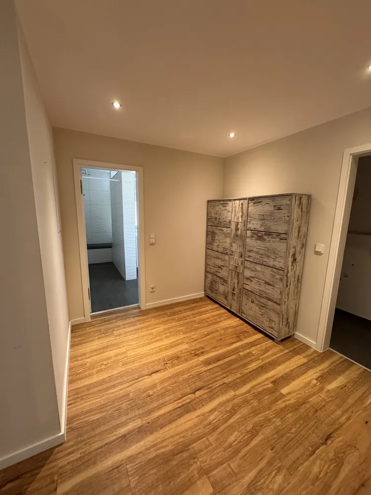 5 Zimmer Wohnung mit 210 m² in Oberursel (Taunus) – Bild 2