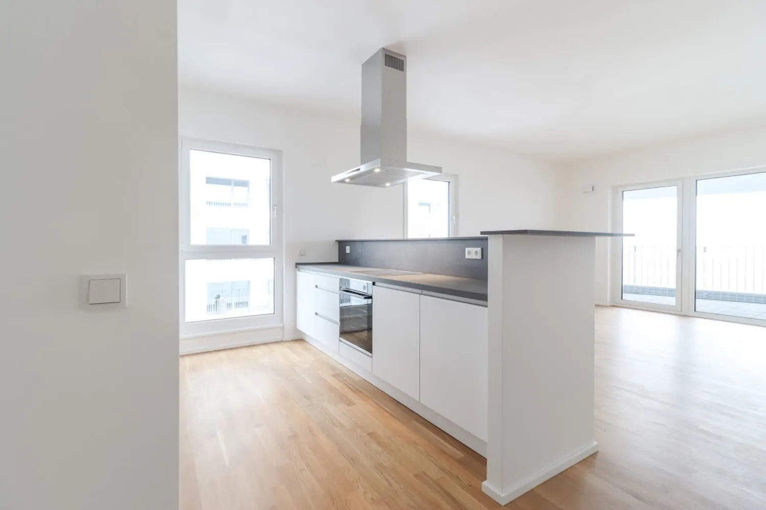 4 Zimmer Wohnung mit 139 m² in Frankfurt am Main – Bild 2