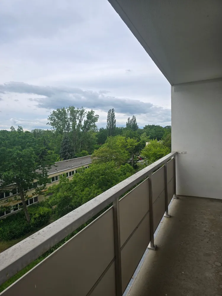 4 Zimmer Wohnung mit 73 m² in Halle (Saale) – Bild 1