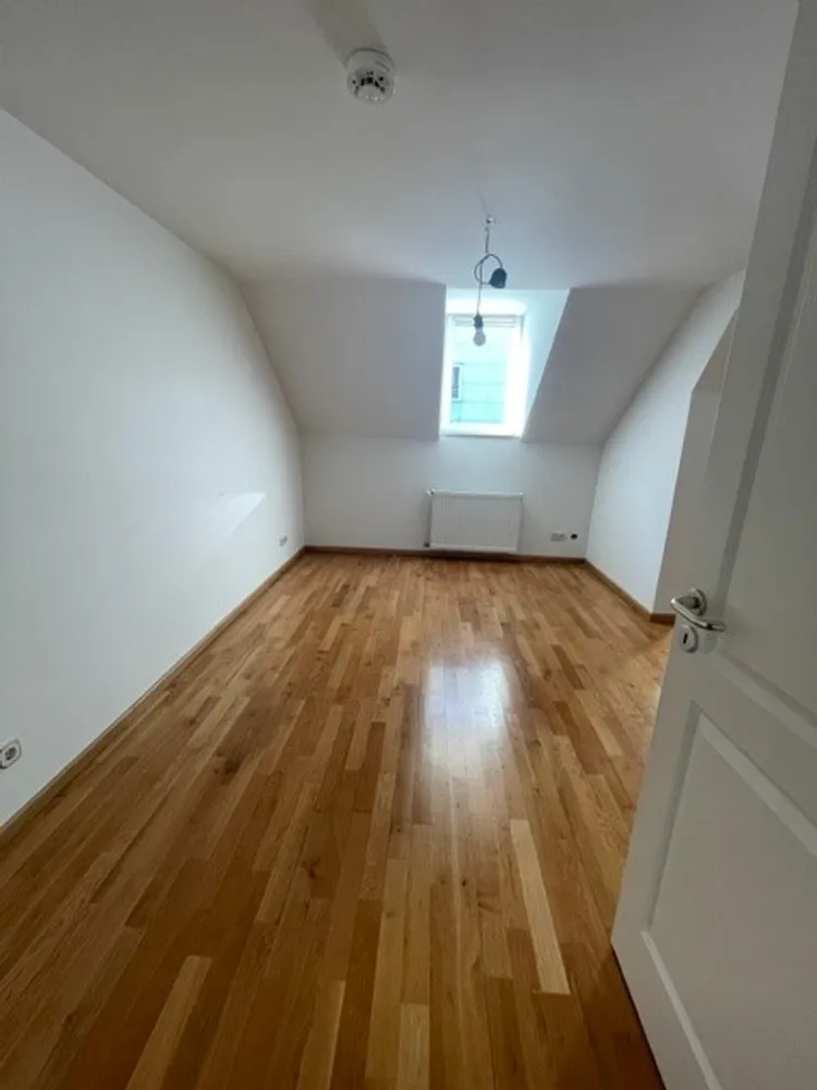 4 Zimmer Wohnung mit 115 m² in Wiesbaden – Bild 6