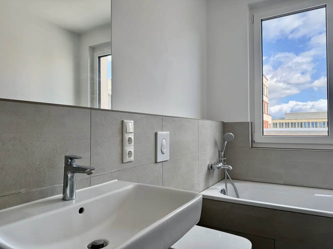 2 Zimmer Wohnung mit 75 m² in Berlin – Bild 11