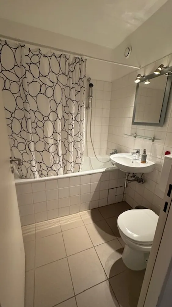 1 room apartment with 30 m² in Düsseldorf – Photo 3