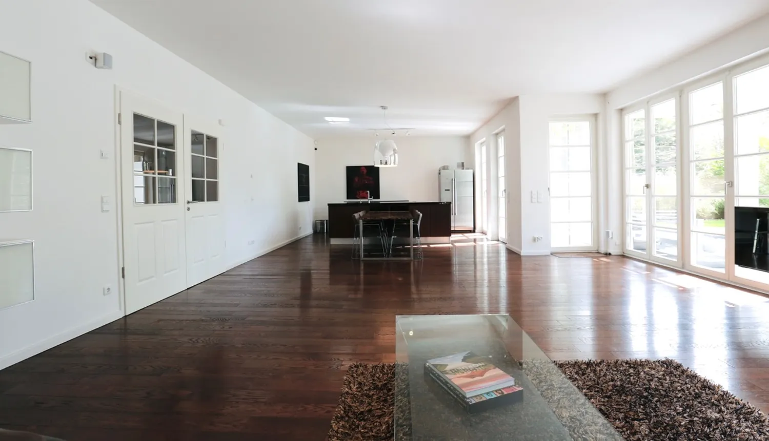 4 Zimmer Wohnung mit 200 m² in Köln – Bild 2